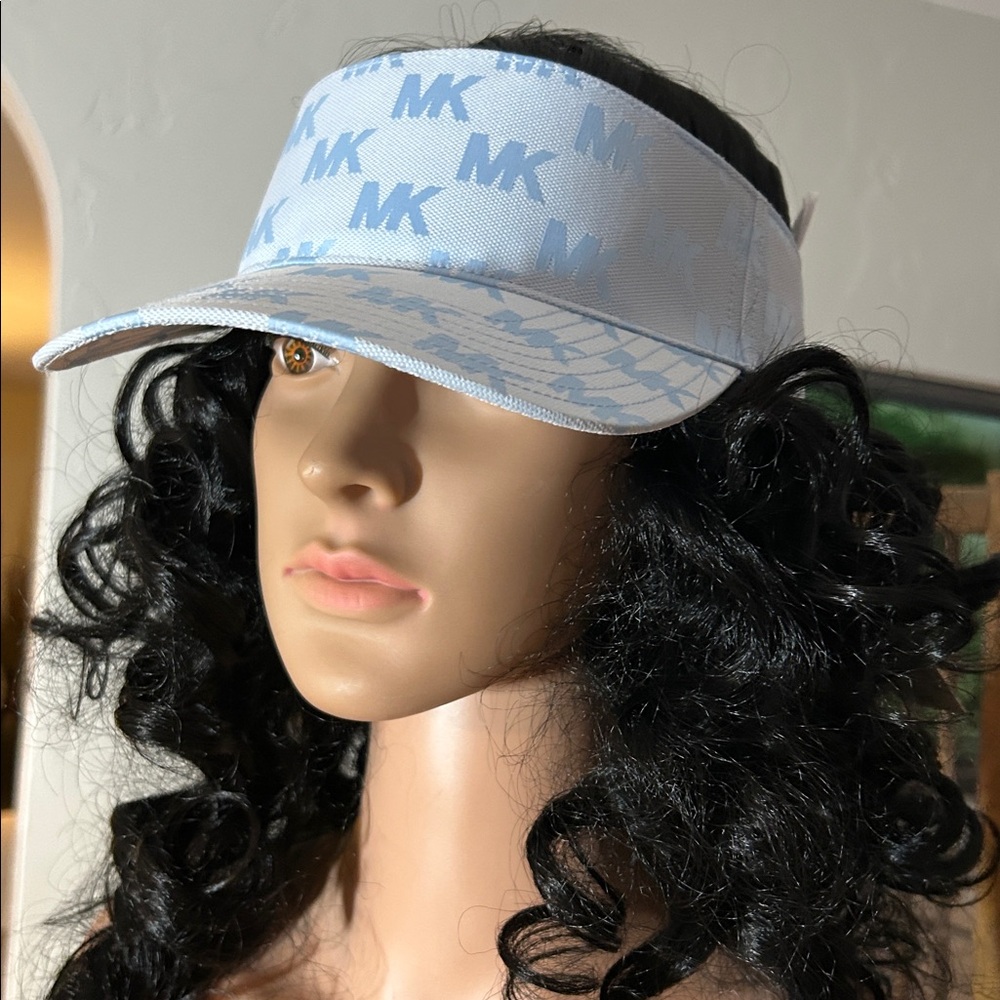 NWT MICHAEL KORS SHOREBLUE VISOR OS